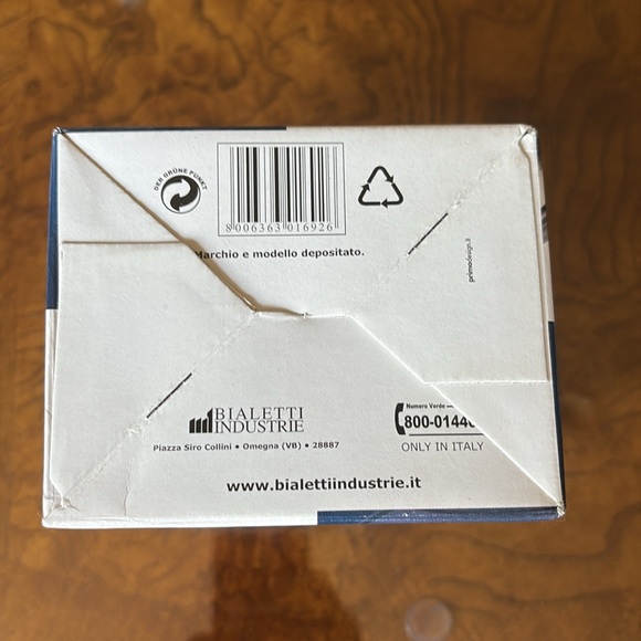 Bialetti Casa Italia Venus 4-Cup Stove Top Espresso Maker - Picture 4 of 10